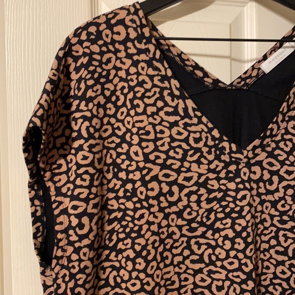 Mododoc Los Angeles v-neck dolman sleeve dress - Picture 3 of 8